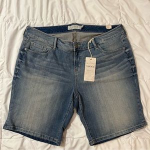 Torrid Women Denim Shorts Size 18
